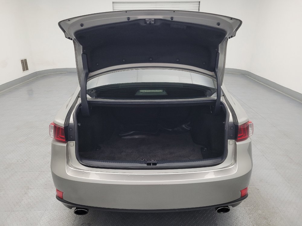 Used 2016 Lexus IS 200t RWD image 29