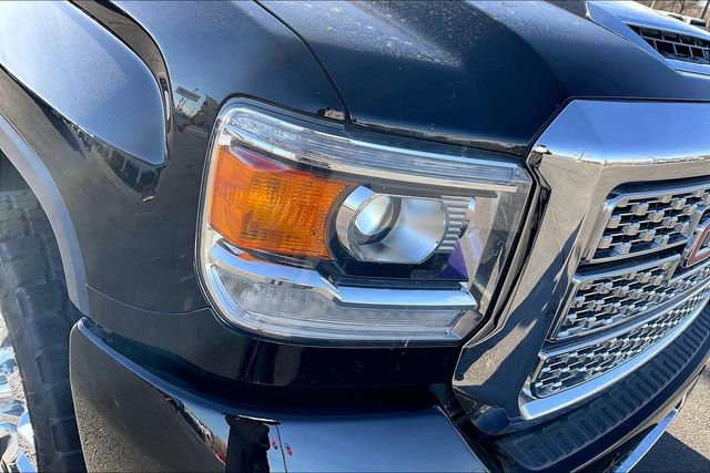 Used 2018 GMC Sierra 2500 Denali w/ Duramax Plus Package image 32