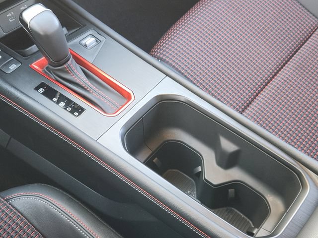 Used 2025 Nissan Kicks SR FWD image 16