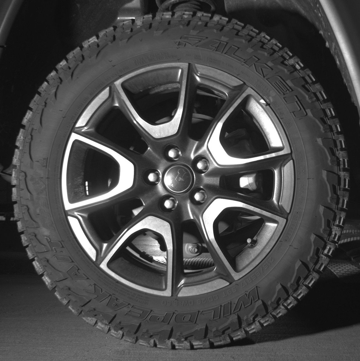 Used 2025 Jeep Compass Trailhawk AWD/4WD image 15