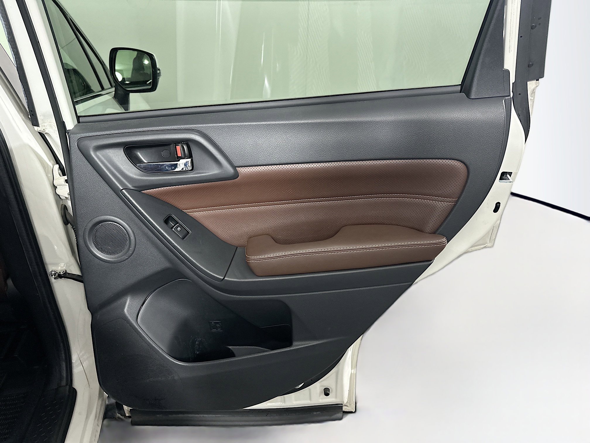 Used 2017 Subaru Forester 2.5i Touring w/ Protection Package #2 image 30