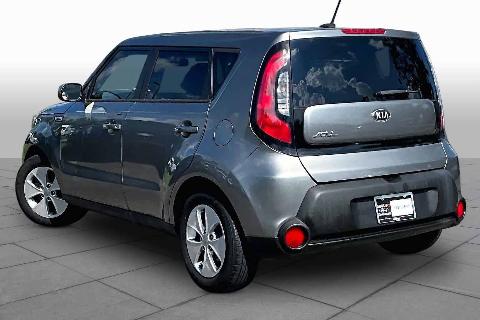 Used 2015 Kia Soul FWD image 11