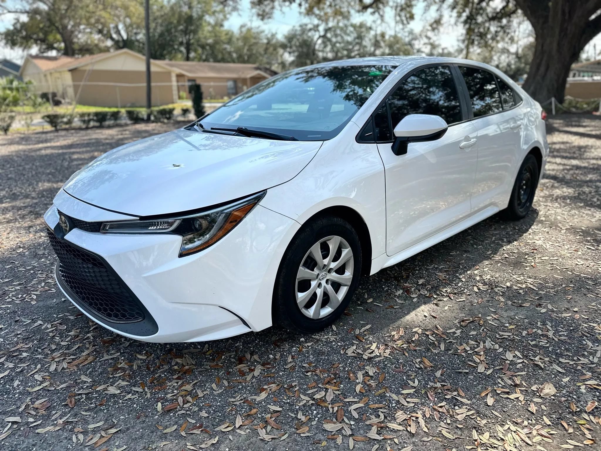 Used 2021 Toyota Corolla LE FWD image 1