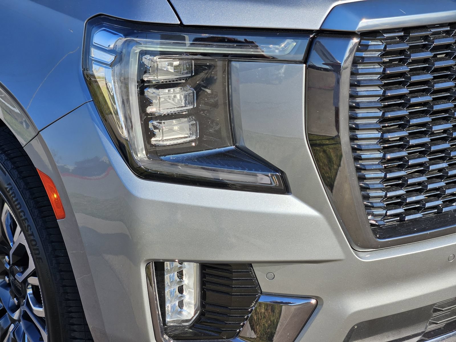 Used 2024 GMC Yukon Denali Ultimate AWD/4WD image 10