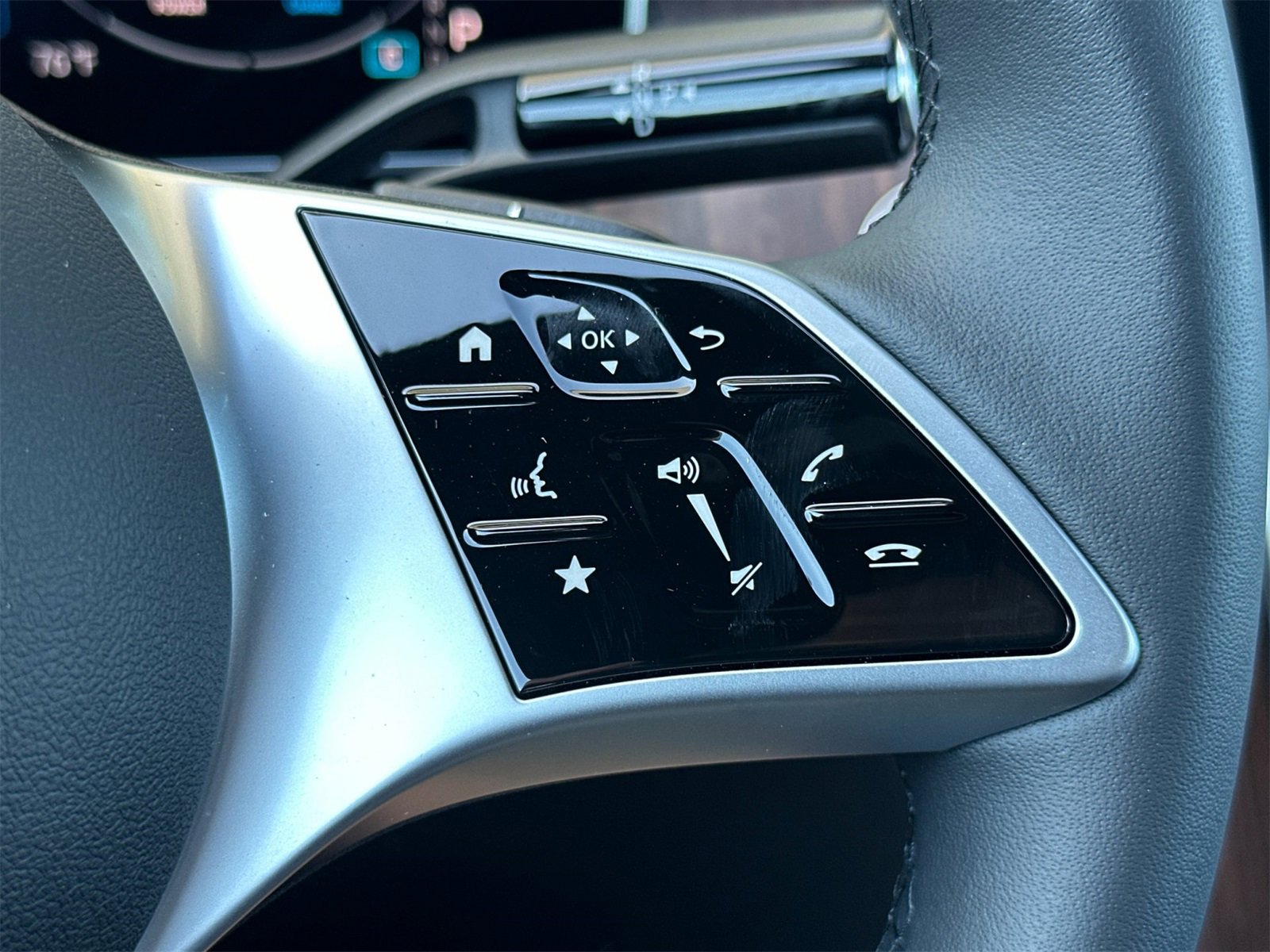 New 2025 Mercedes-Benz C 300 4MATIC Sedan image 26