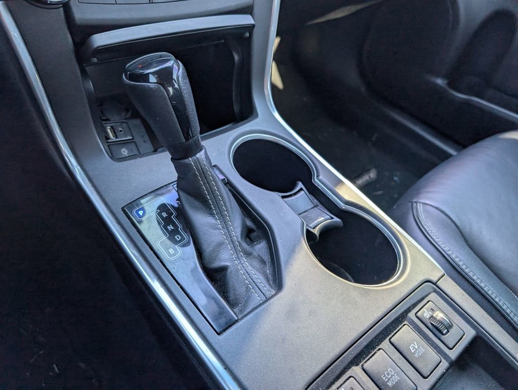 Used 2015 Toyota Camry XLE image 19