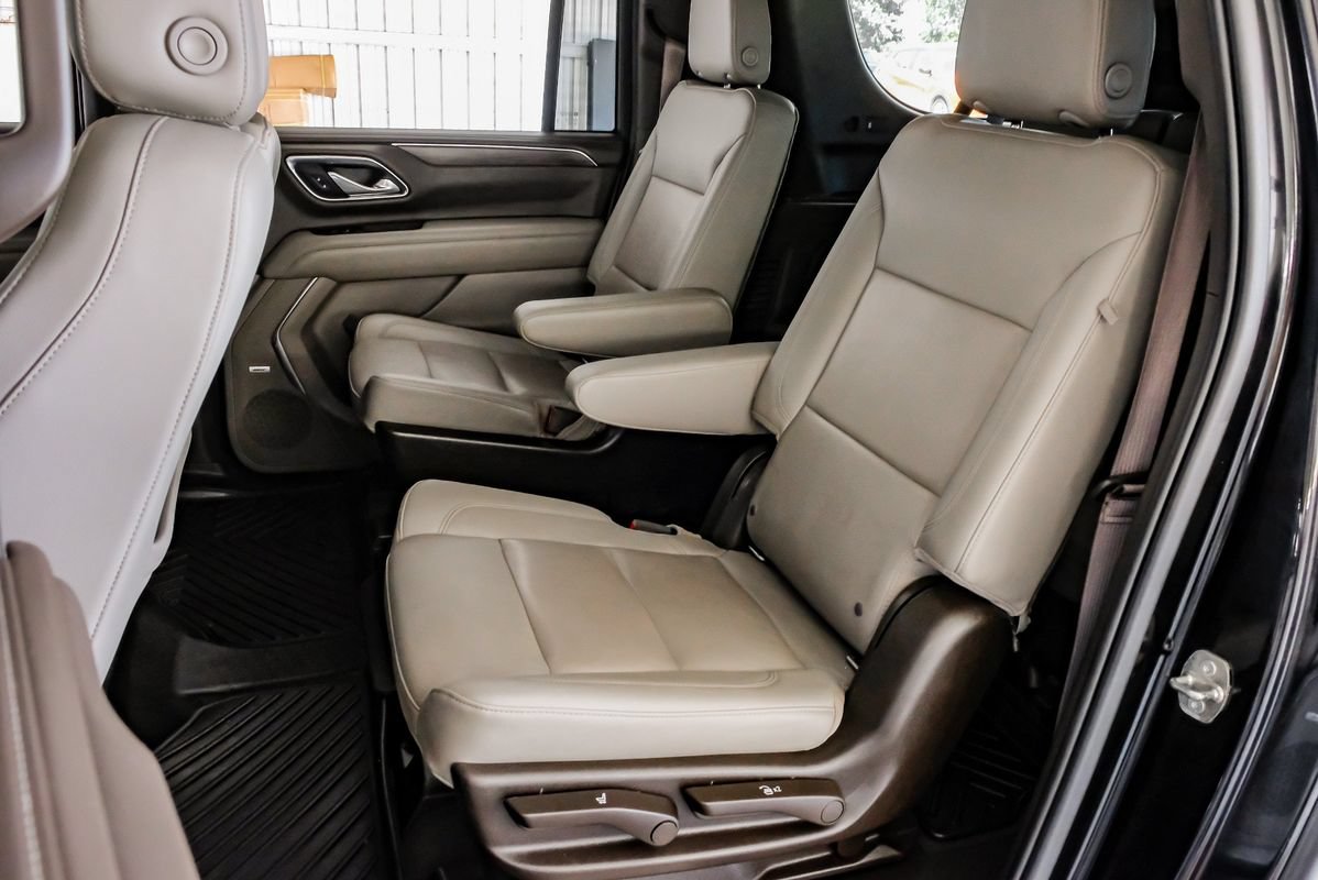 Used 2021 Chevrolet Suburban Z71 w/ Z71 Off-Road Package AWD/4WD image 39