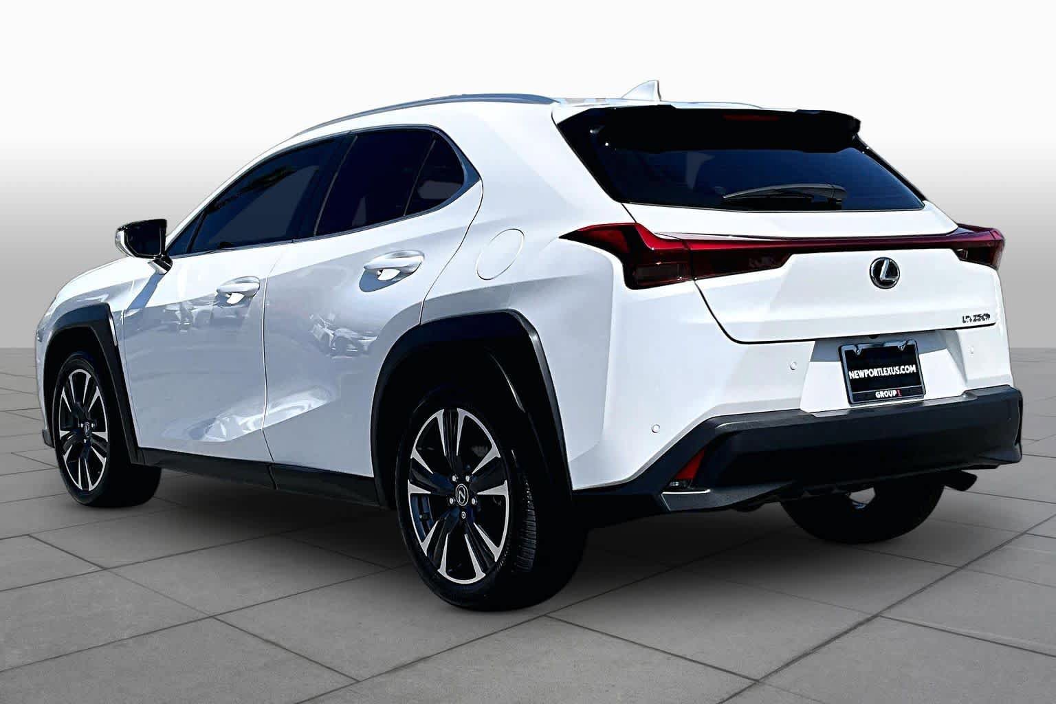 Certified 2024 Lexus UX 250h FWD image 11