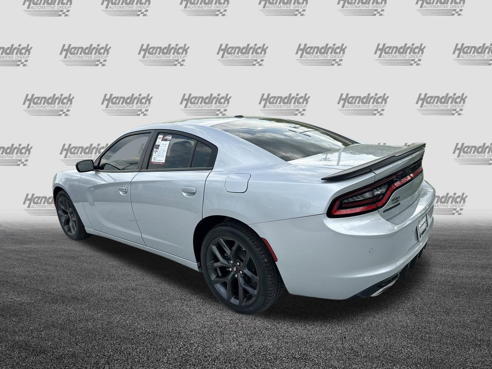 Used 2022 Dodge Charger SXT w/ Blacktop Package image 8