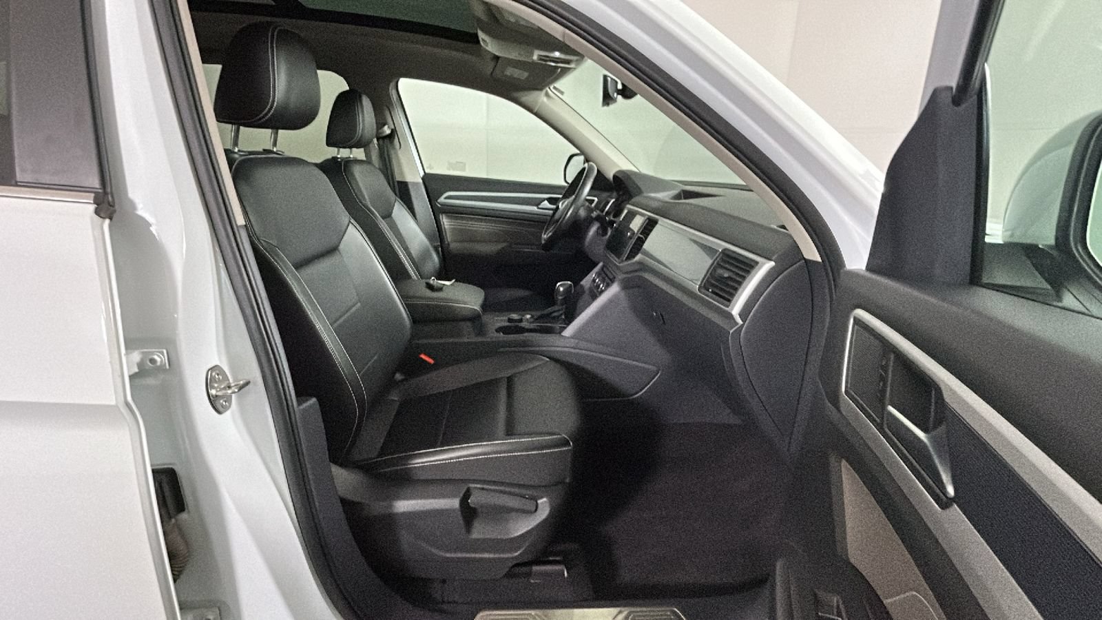Used 2021 Volkswagen Atlas SE w/ Panoramic Sunroof Package AWD/4WD image 35