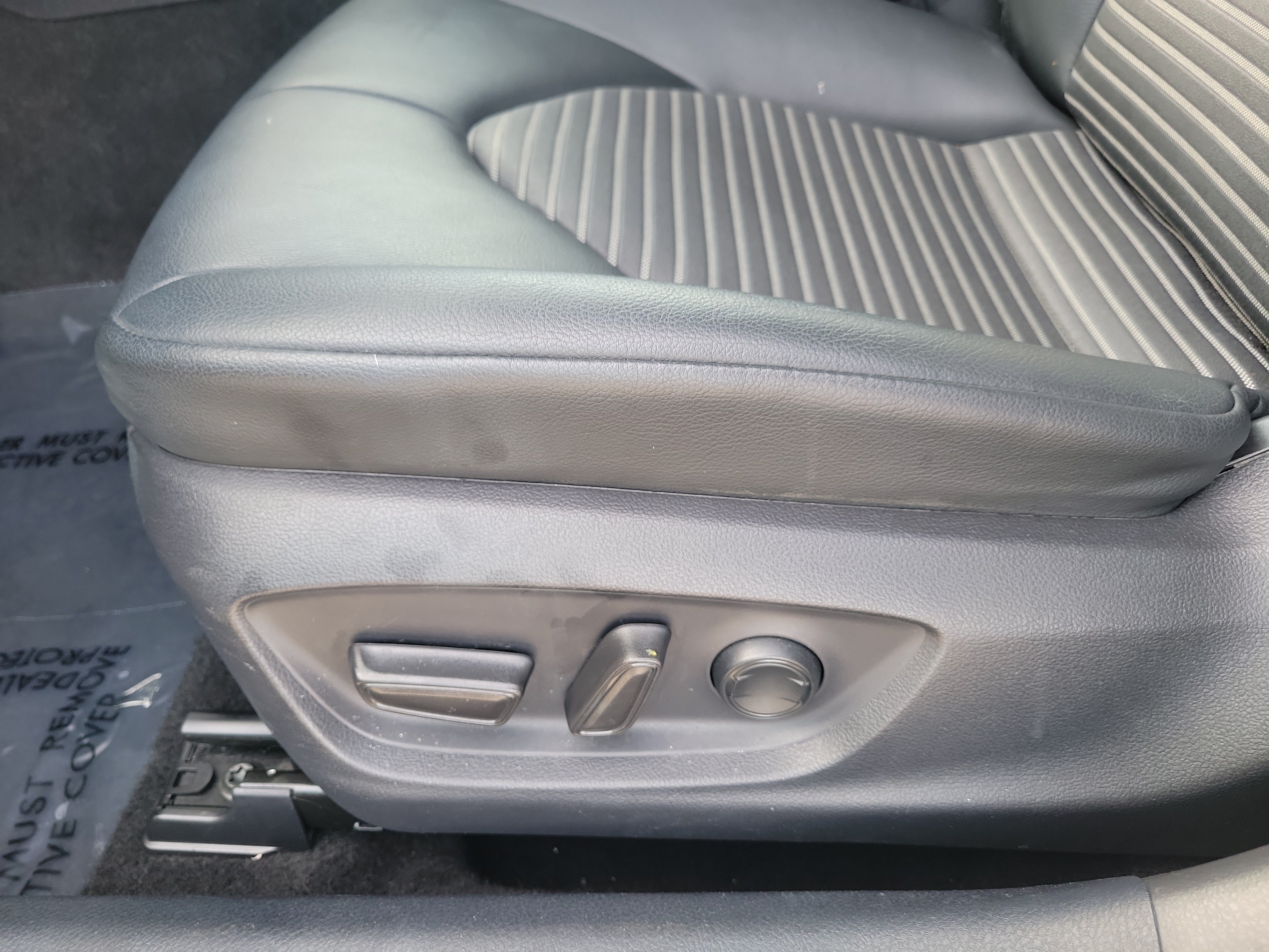 Used 2020 Toyota Camry SE FWD image 13