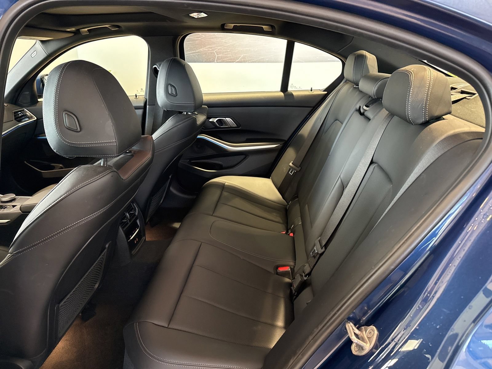 Certified 2023 BMW 330i xDrive Sedan w/ Premium Package AWD/4WD image 29
