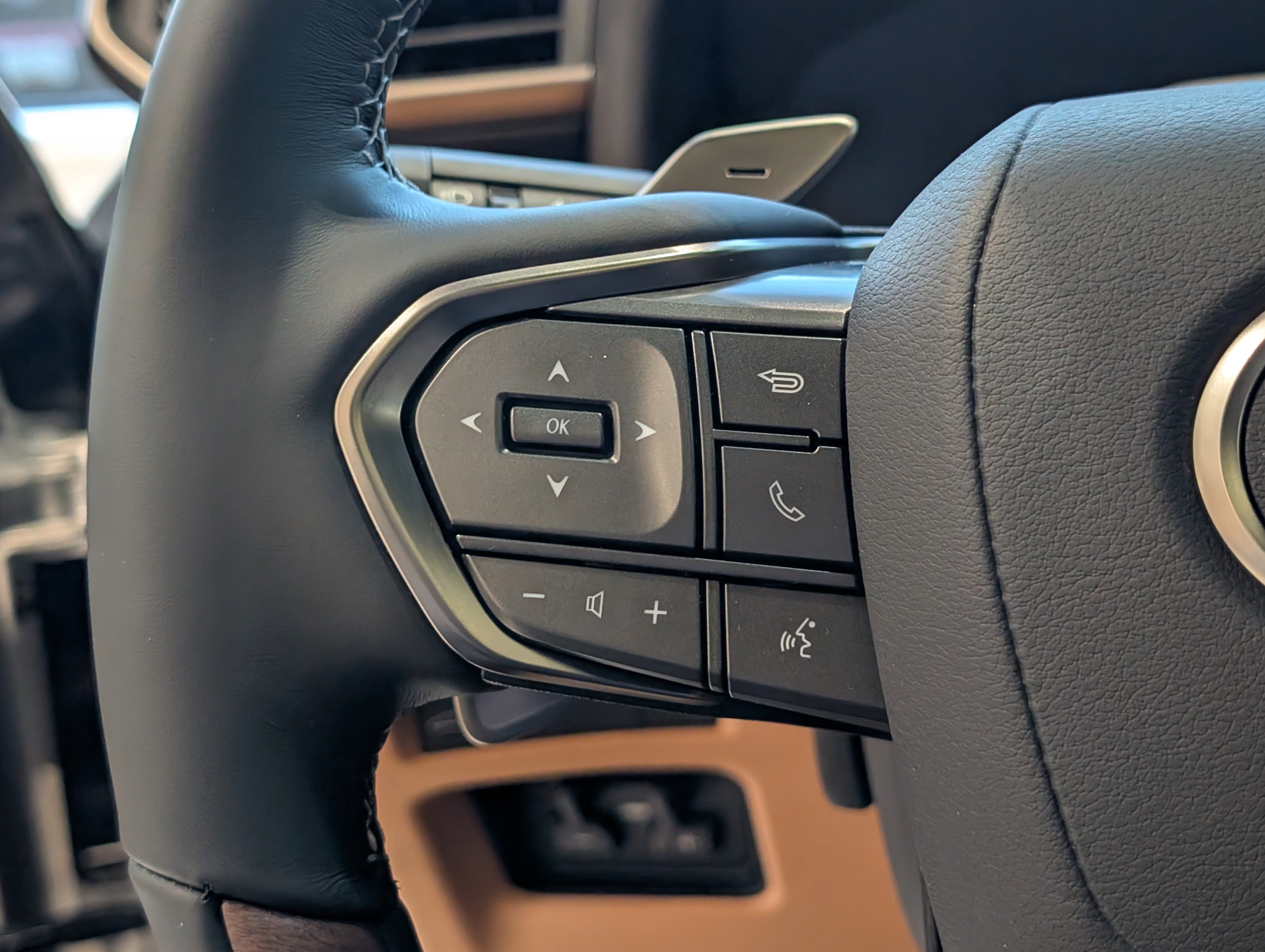 New 2026 Lexus LX 600 4WD w/ Luxury Package image 25