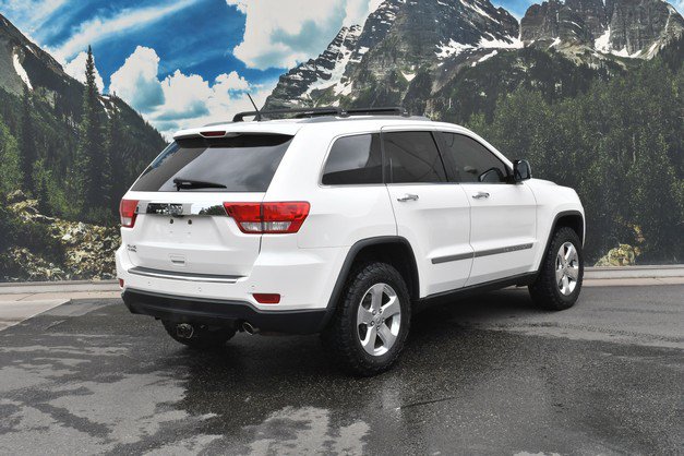 Used 2012 Jeep Grand Cherokee Limited w/ Luxury Group II AWD/4WD image 3