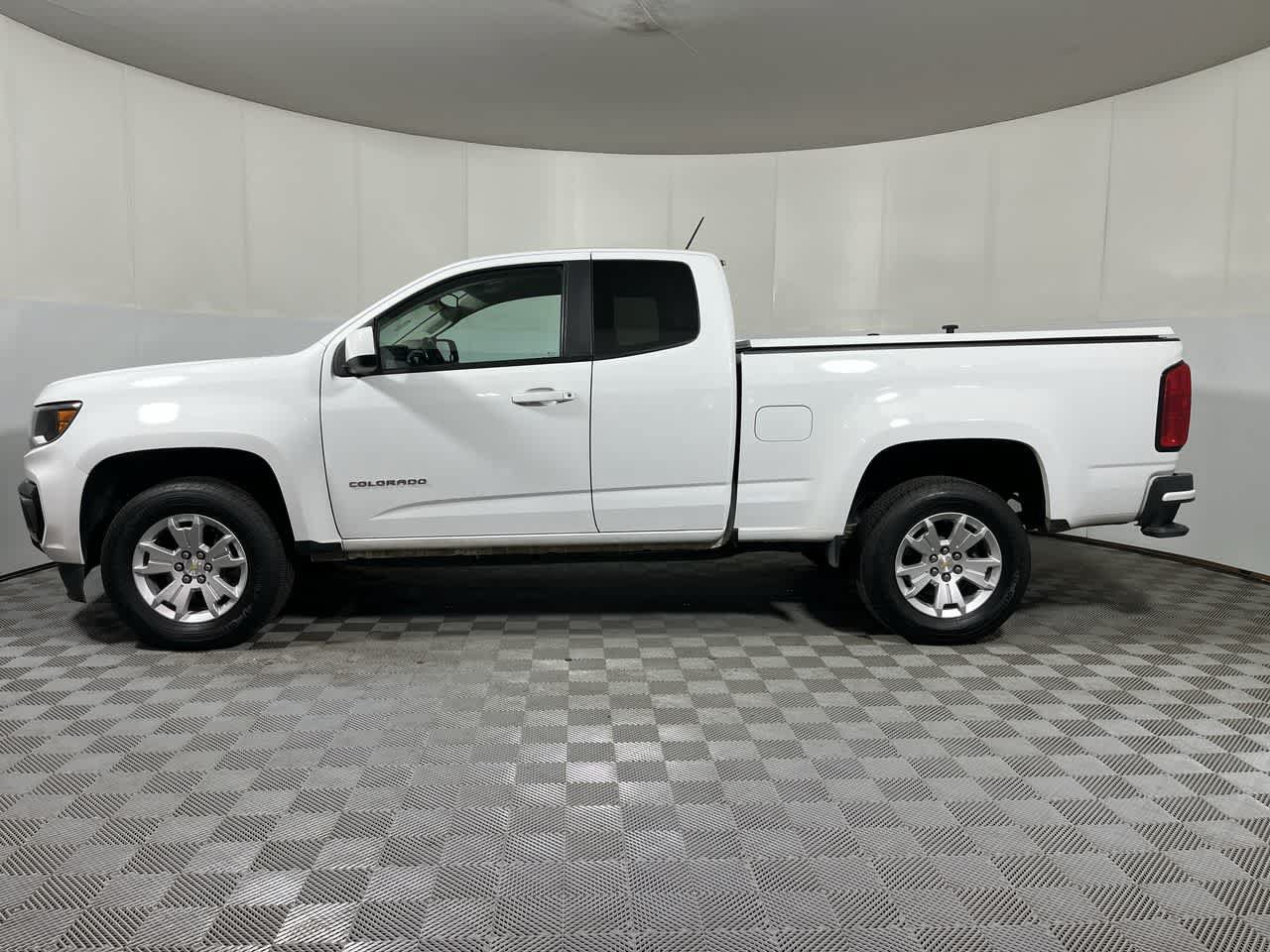 Used 2022 Chevrolet Colorado LT w/ Fleet Safety Package RWD image 5