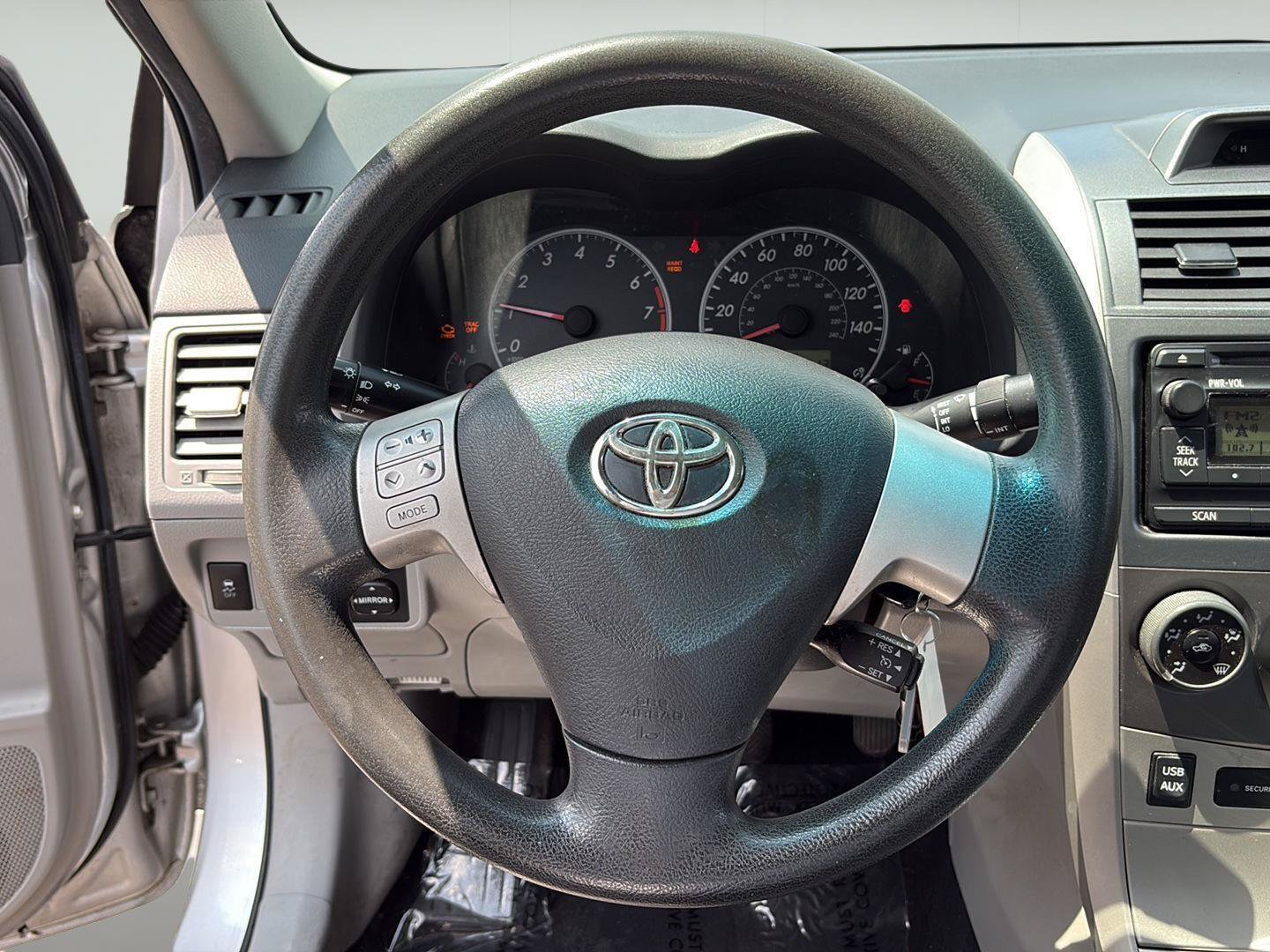 Used 2012 Toyota Corolla LE FWD image 13