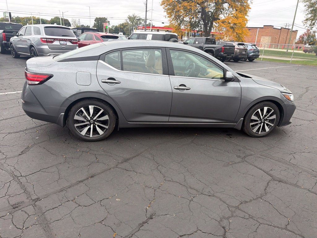 Used 2022 Nissan Sentra SV w/ SV Premium Package FWD image 5