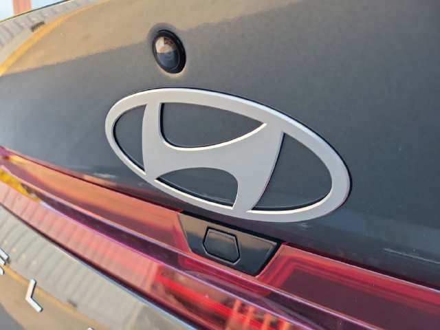 Used 2025 Hyundai Elantra Limited FWD image 10