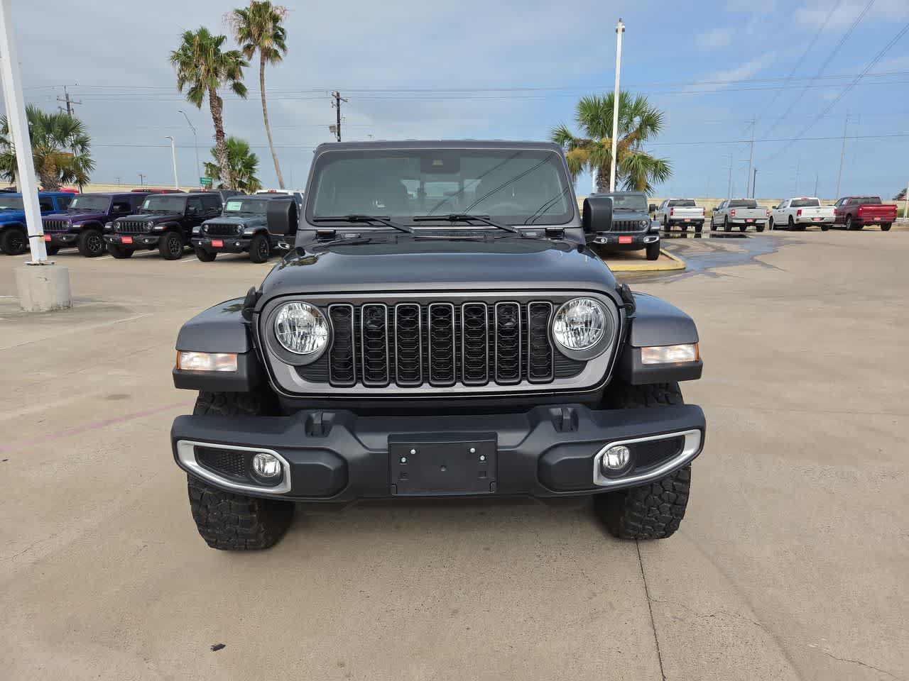 Used 2025 Jeep Gladiator Sport AWD/4WD image 14