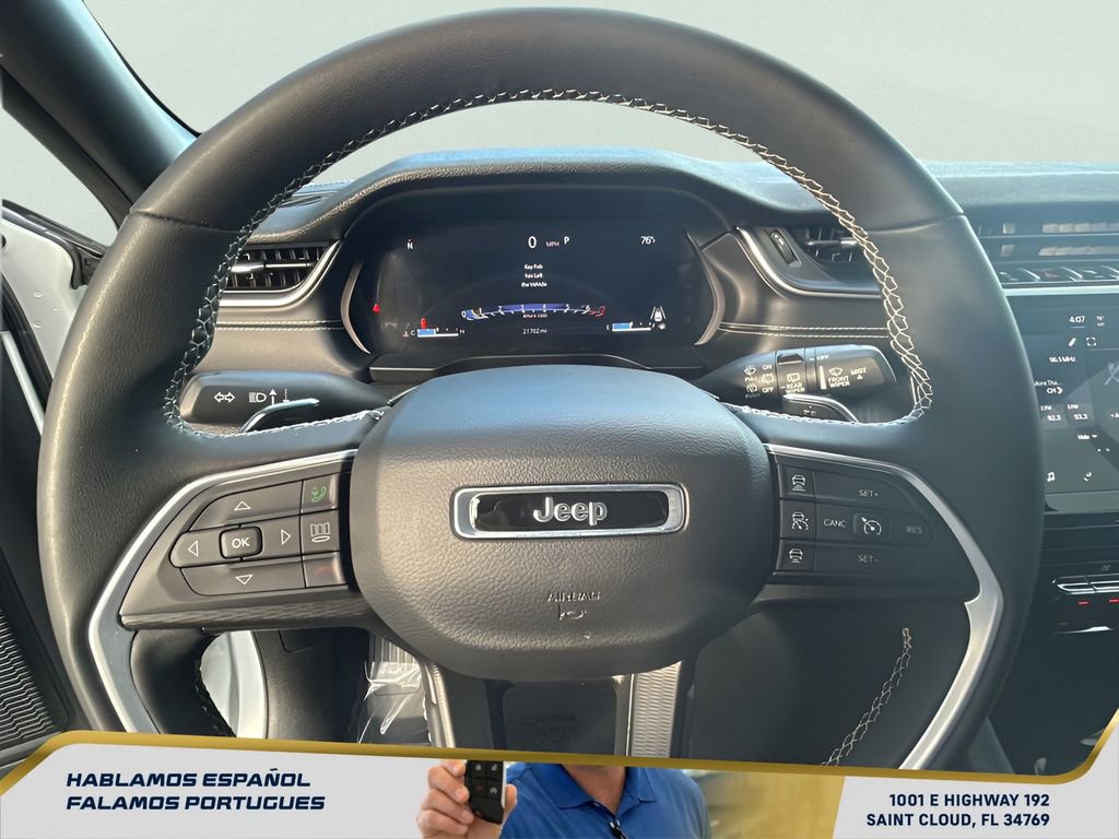 Used 2023 Jeep Grand Cherokee L Laredo image 16