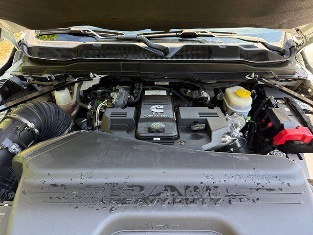 Used 2022 RAM 3500 Laramie AWD/4WD image 11