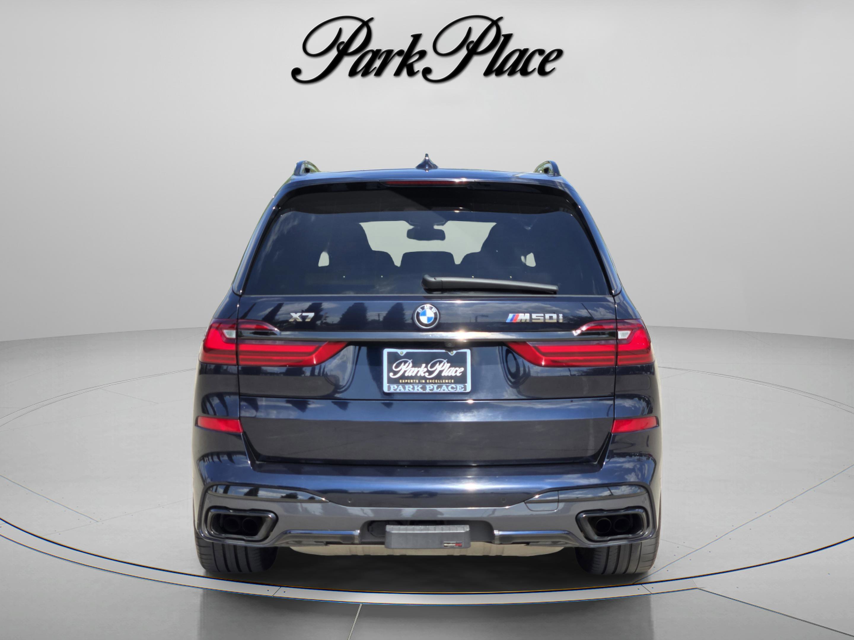 Used 2021 BMW X7 M50i image 4