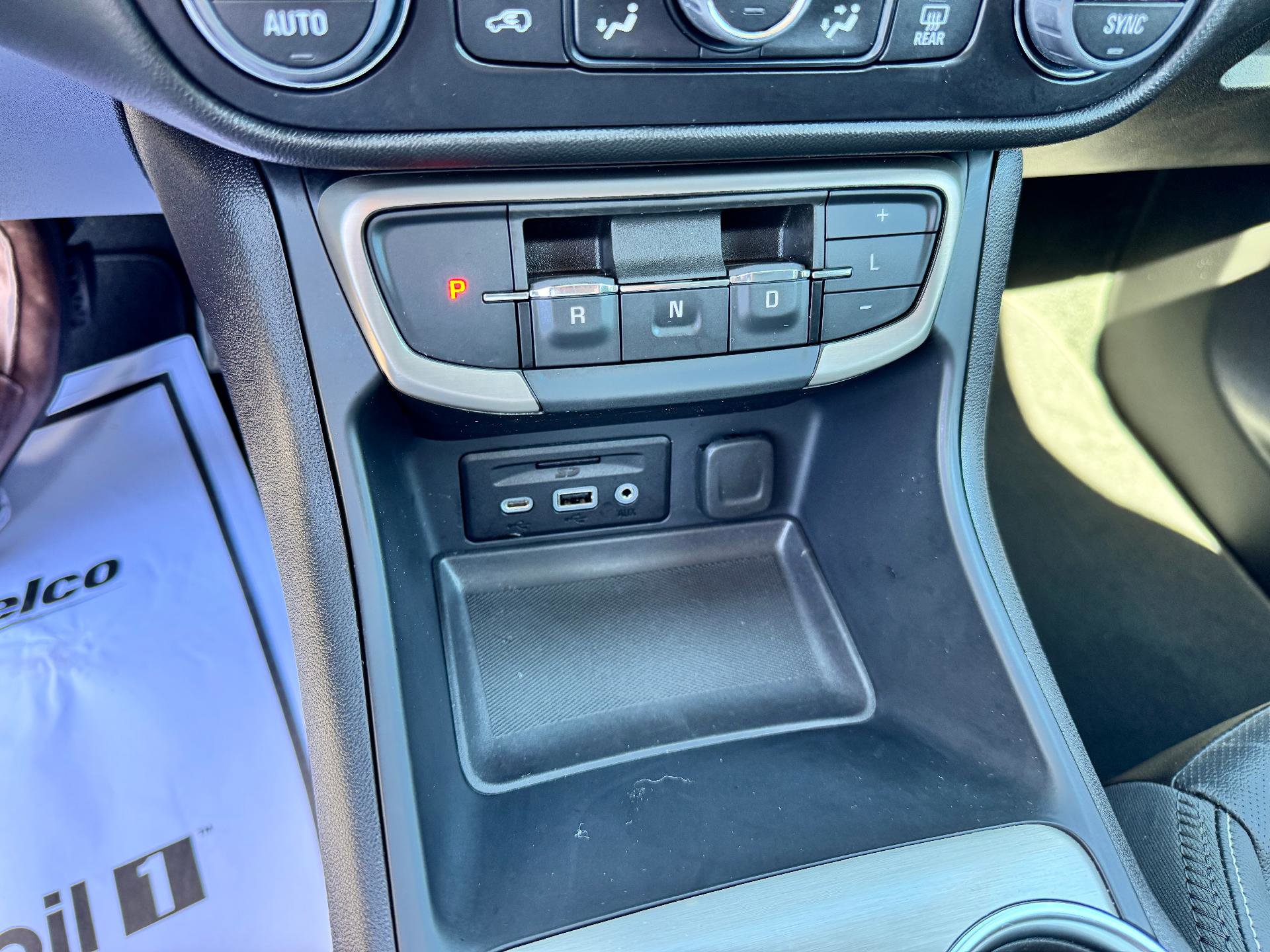 Used 2024 GMC Terrain Denali w/ Denali Premium Package AWD/4WD image 39