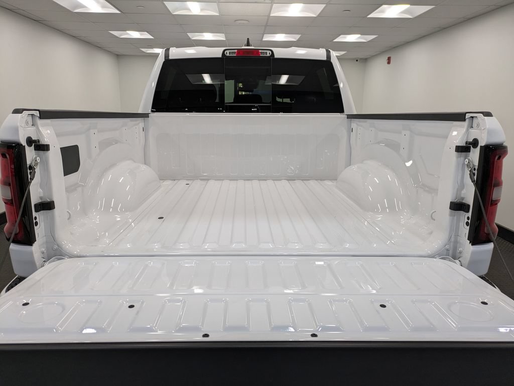 Used 2026 RAM 1500 Express AWD/4WD image 25