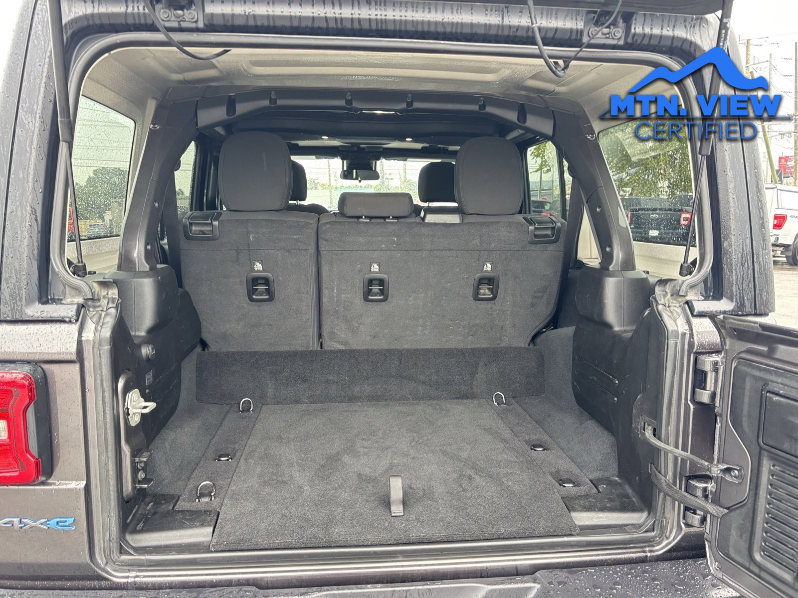 Used 2024 Jeep Wrangler Unlimited Rubicon 4xe image 21