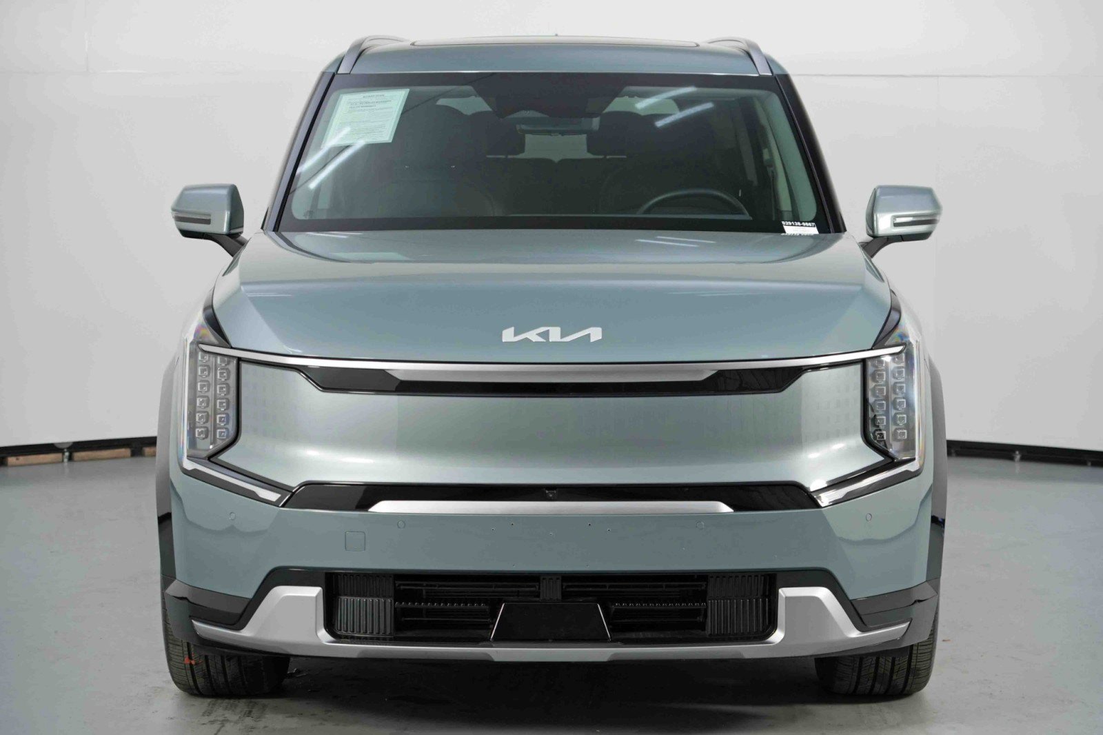 Used 2024 Kia EV9 Land image 52