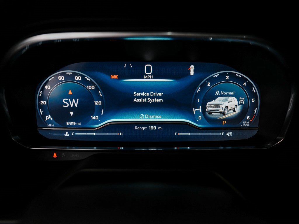 Used 2022 Chevrolet Suburban RST w/ Sport Performance Package image 17