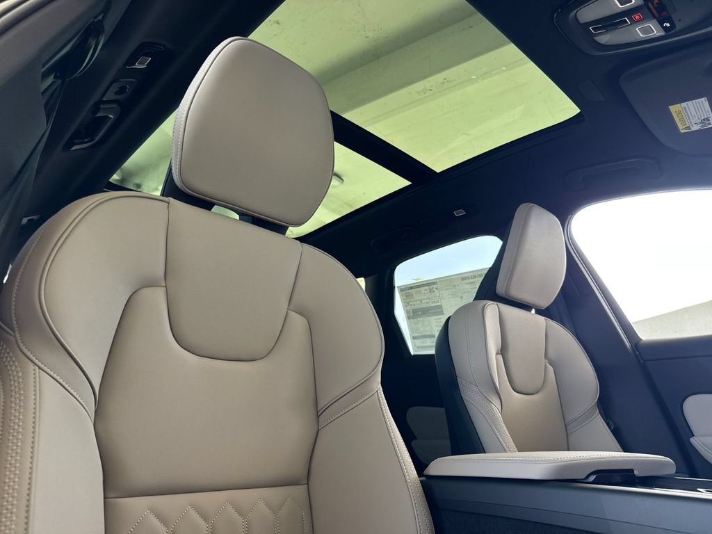 New 2026 Volvo XC60 B5 Core w/ Protection Package Premier AWD/4WD image 16