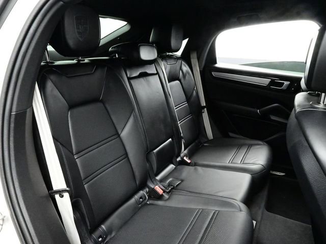 Certified 2022 Porsche Cayenne S image 17