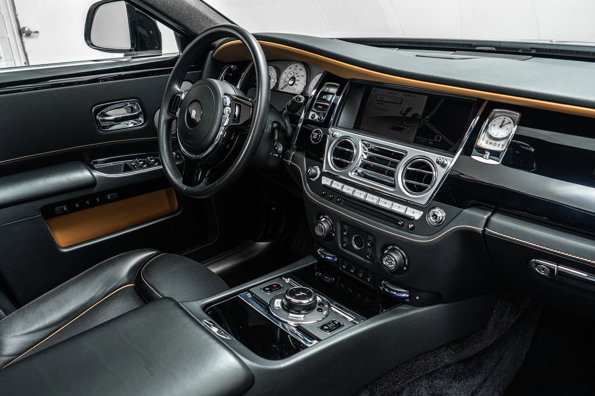 Used 2017 Rolls-Royce Ghost Extended Wheelbase image 28