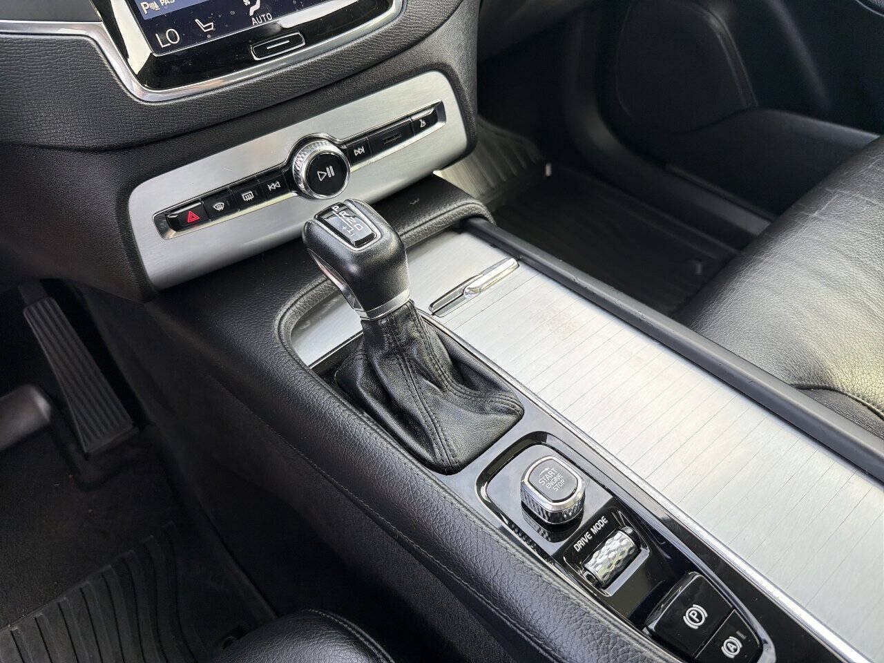 Used 2018 Volvo XC90 T5 Momentum w/ Convenience Package AWD/4WD image 32