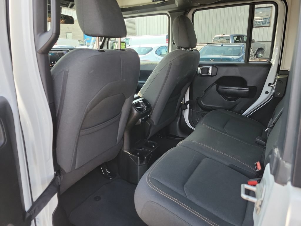 Used 2024 Jeep Wrangler Unlimited Sport AWD/4WD image 16