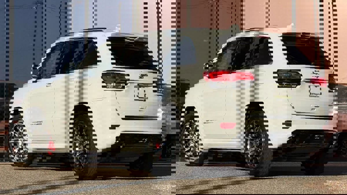 Used 2015 Jeep Grand Cherokee SRT w/ Trailer Tow Group IV image 9