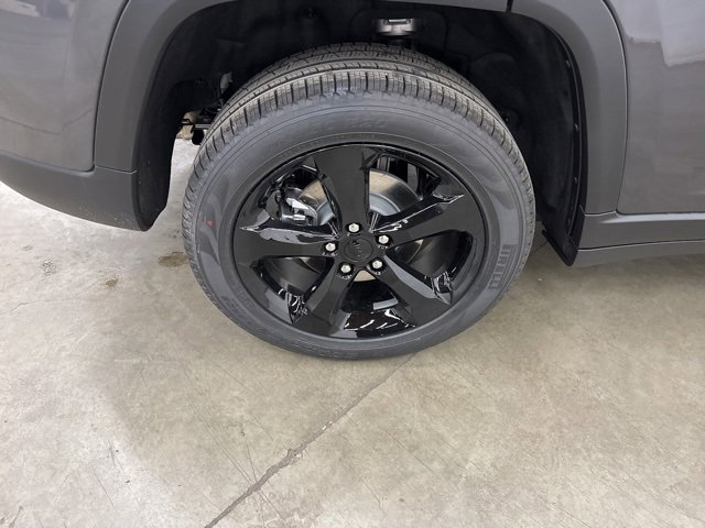 New 2025 Jeep Grand Cherokee Limited w/ Black Appearance Package image 25