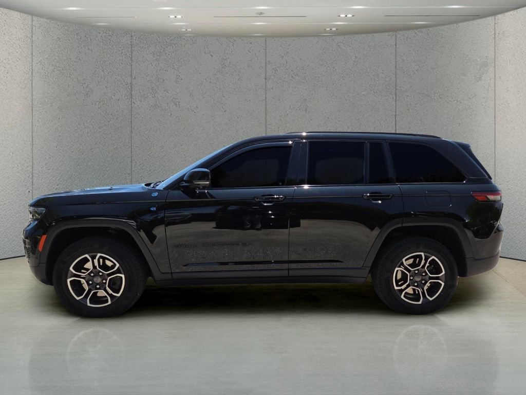 Used 2022 Jeep Grand Cherokee Trailhawk w/ Advanced Protech Group II AWD/4WD image 6