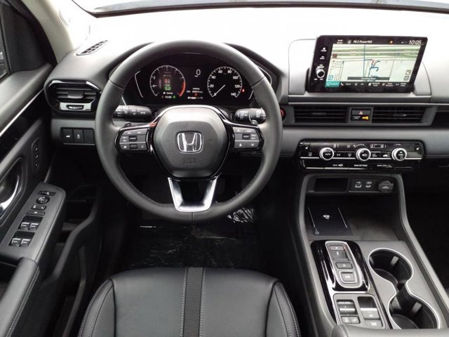 New 2025 Honda Pilot Touring image 18