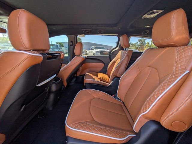 New 2026 Chrysler Pacifica Pinnacle FWD image 12