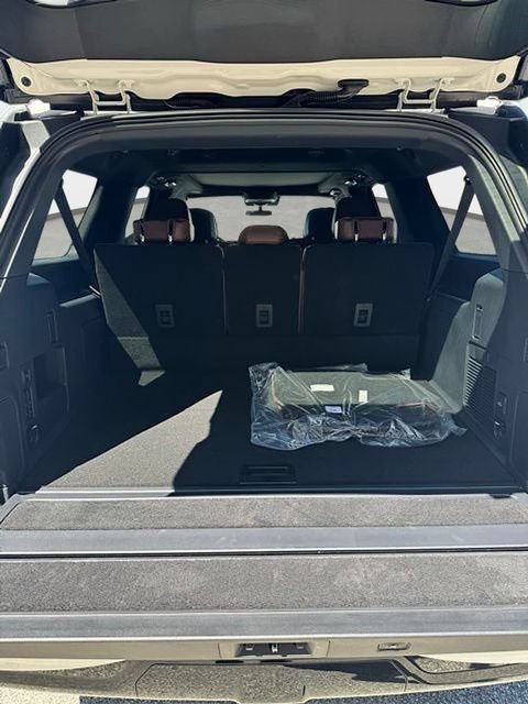 New 2026 Lincoln Navigator L Reserve AWD/4WD image 22