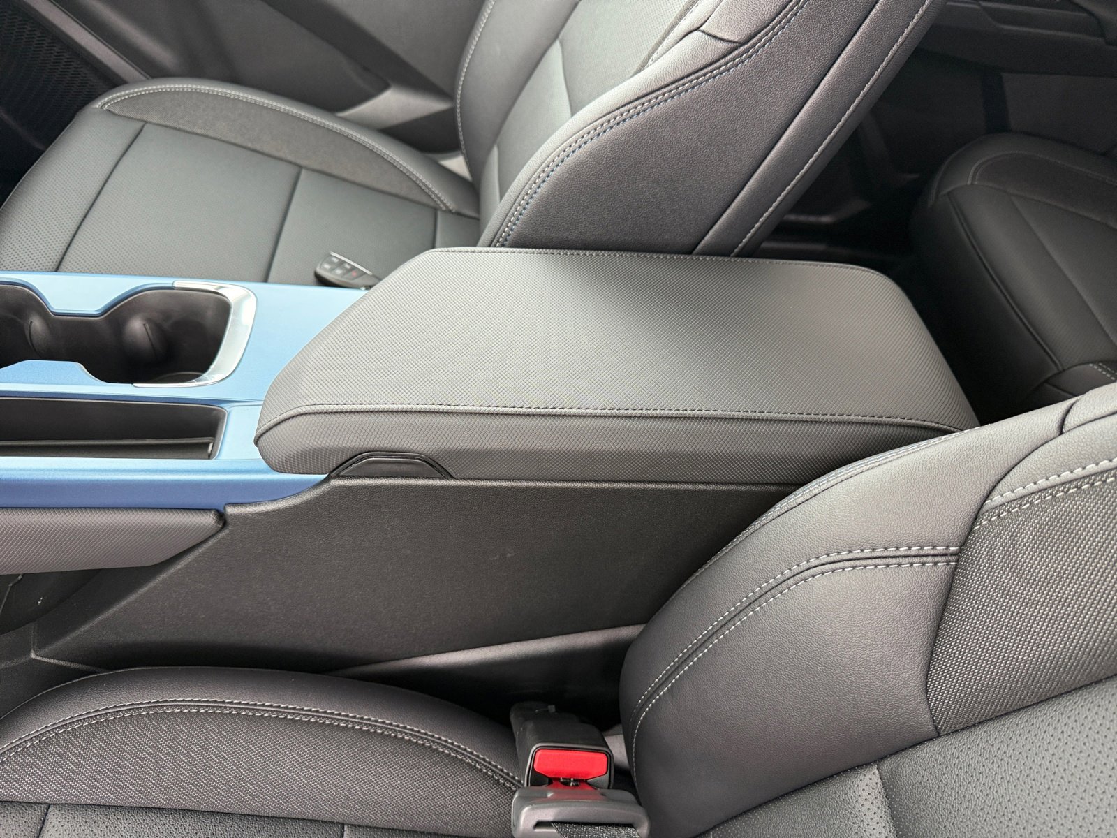 New 2026 Chevrolet Equinox EV LT image 14