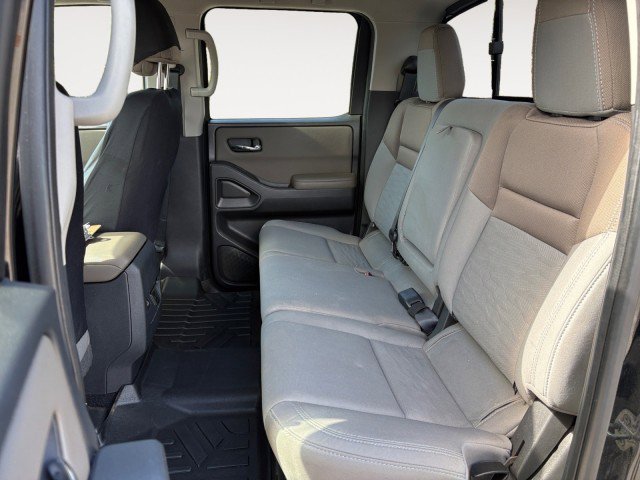 Used 2022 Nissan Frontier SV image 9