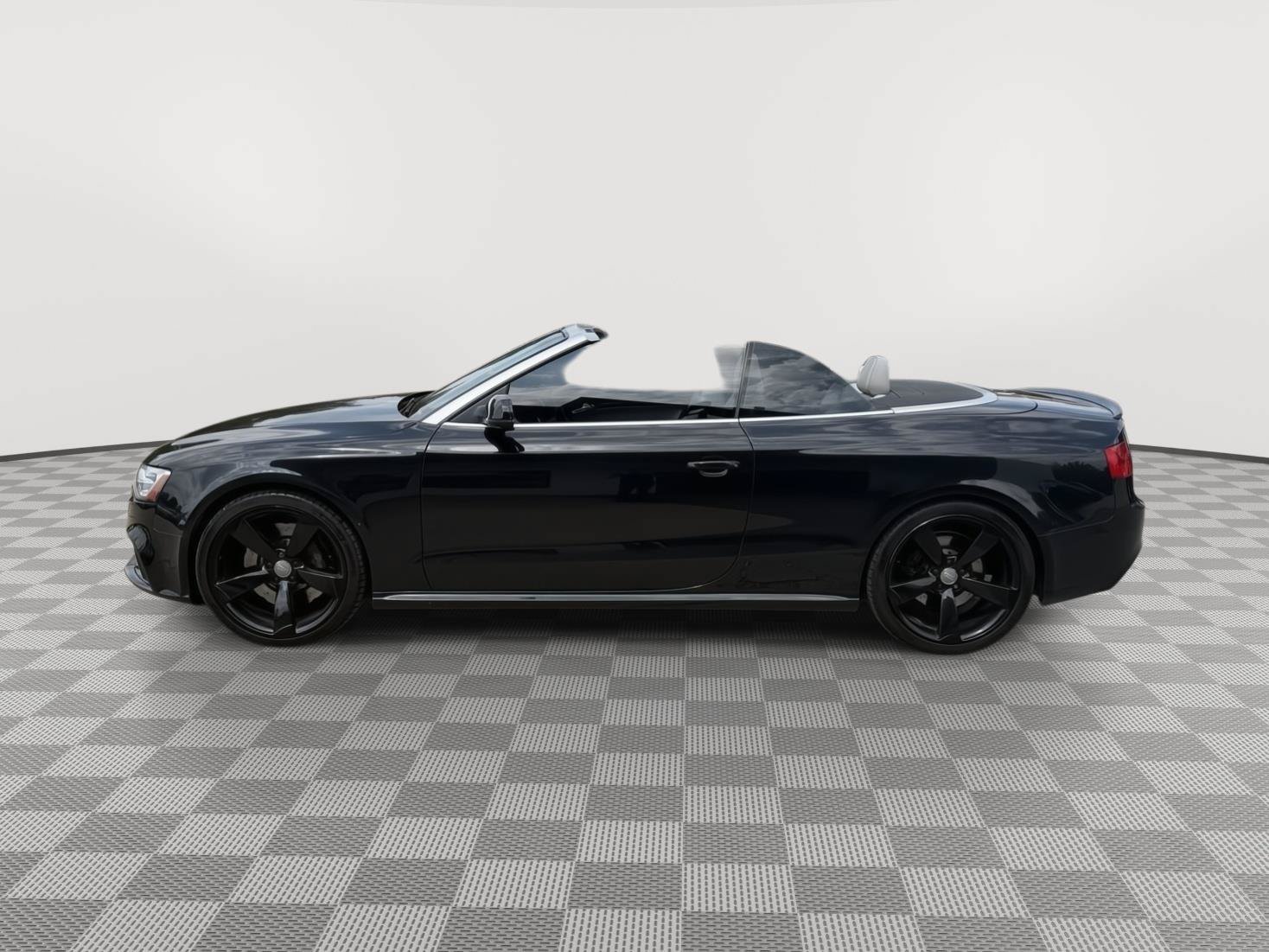 Used 2014 Audi RS 5 Cabriolet w/ Black Optic Package AWD/4WD image 4