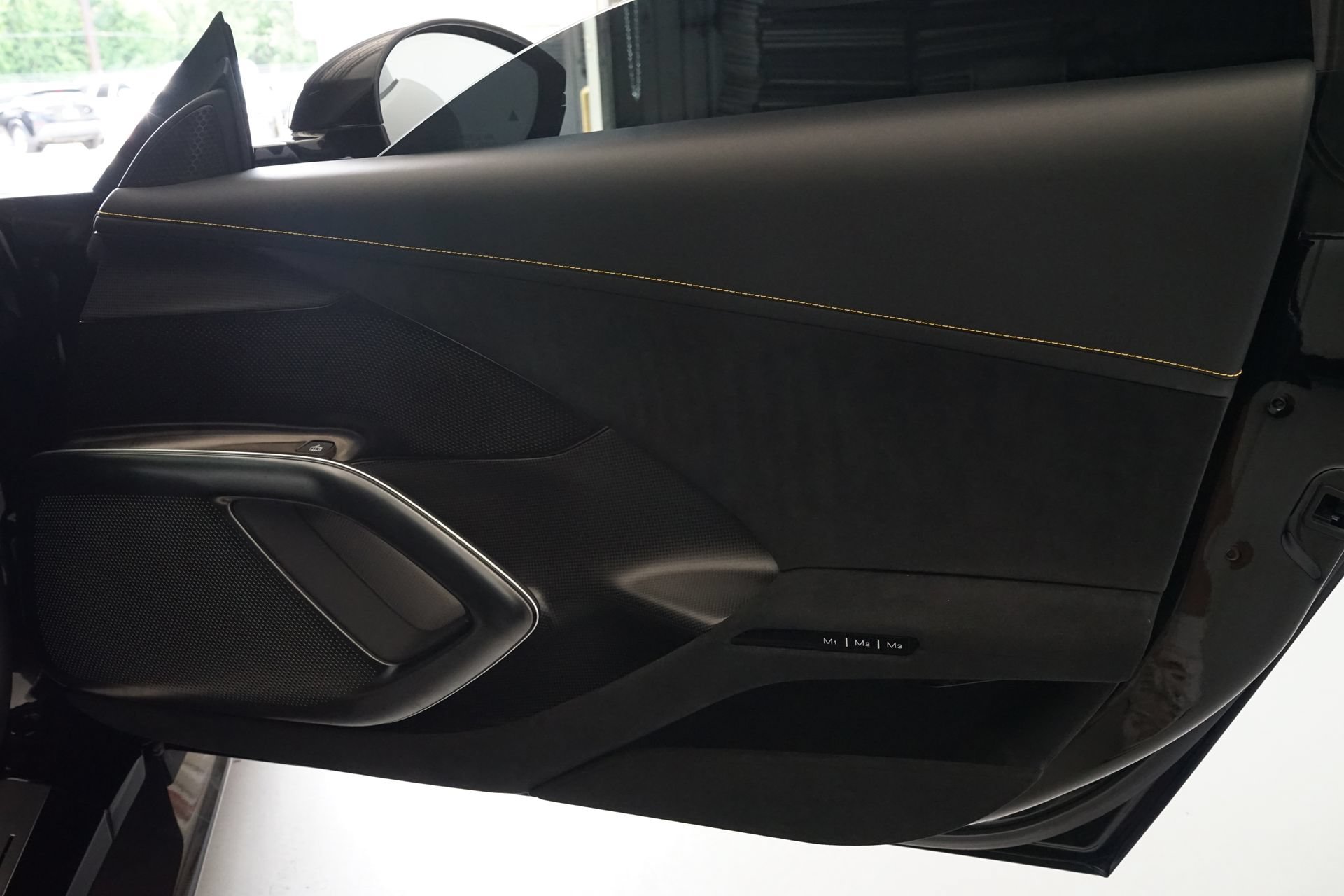 Used 2025 Ferrari 12Cilindri RWD image 31