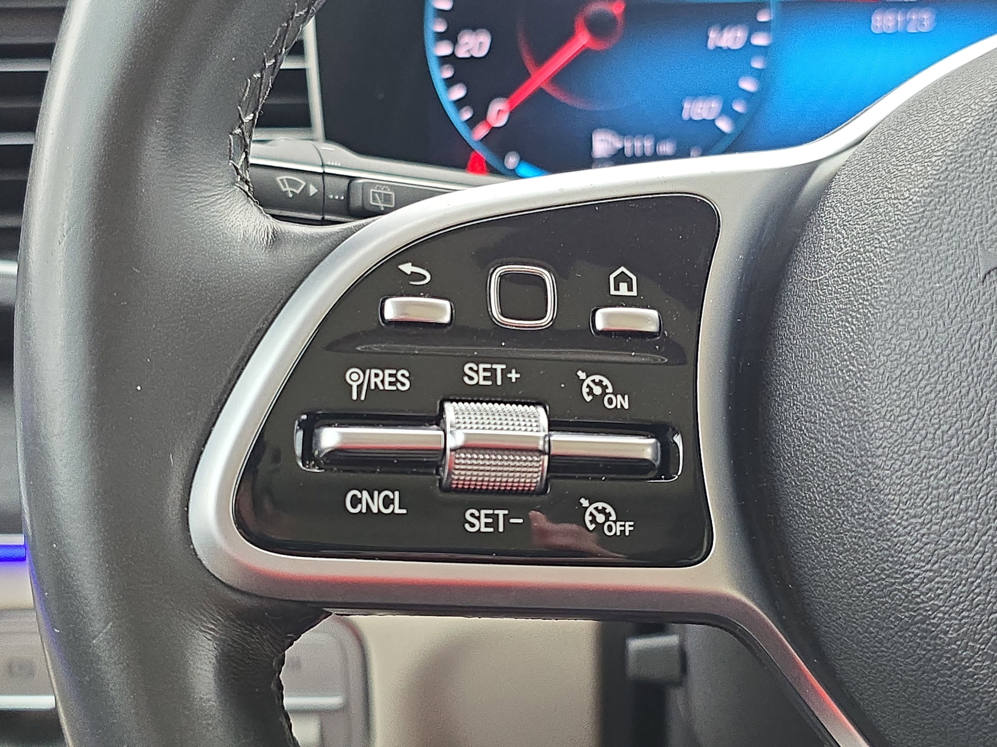 Certified 2020 Mercedes-Benz GLE 450 4MATIC image 17