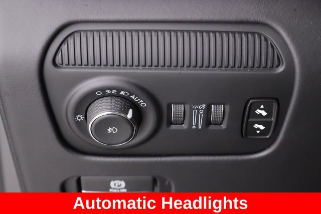 Used 2025 Jeep Grand Wagoneer L Series III w/ Rear Seat Video Group 1 AWD/4WD image 21