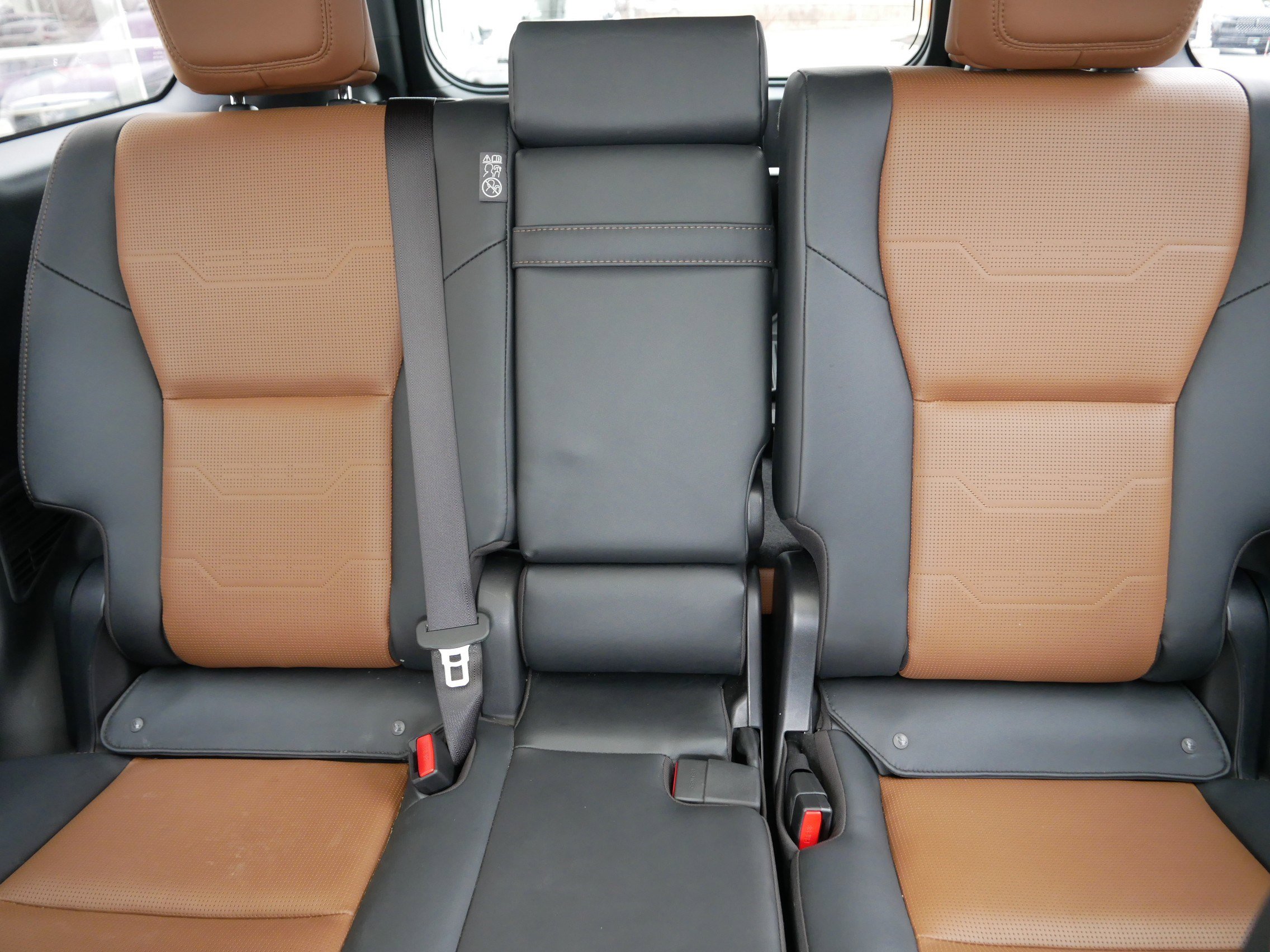 Used 2024 Lexus GX 550 w/ Accessory Package (2T) image 13