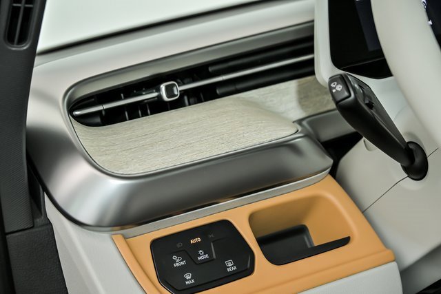 New 2025 Volkswagen ID. Buzz 1st Edition image 13